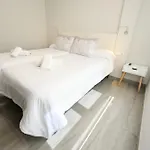 Paseo Marítimo - A Estrenar, A Pie De Playa, Con 2 Baños * Almería